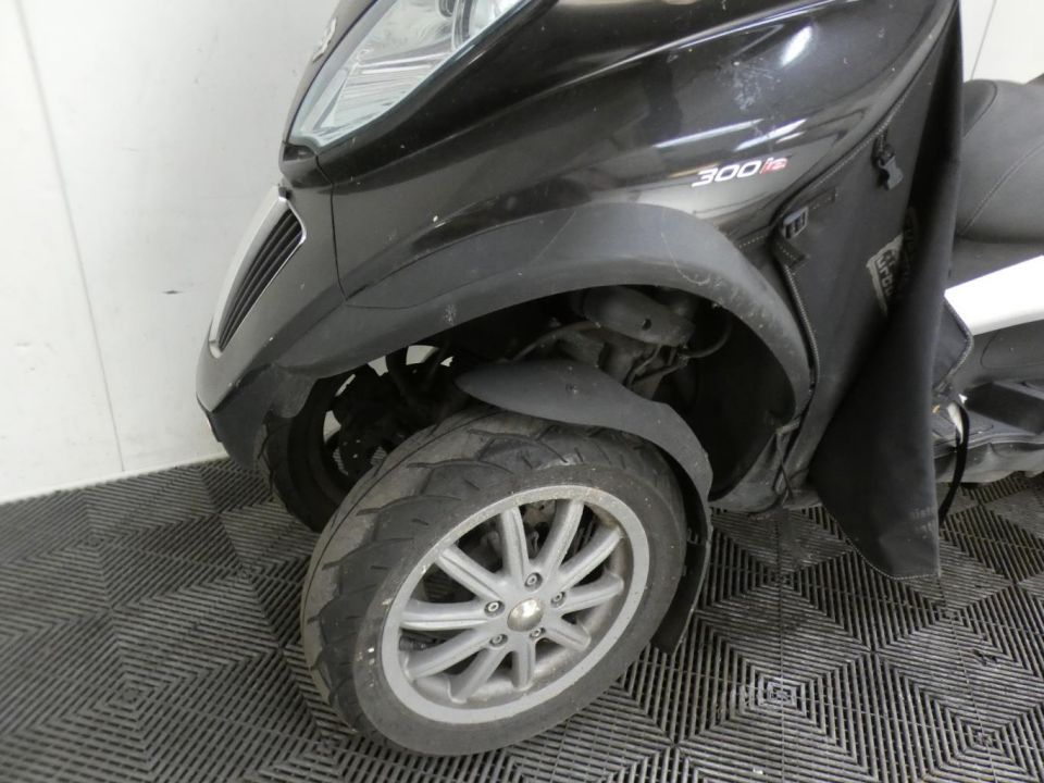 PIAGGIO MP3 300 LT 4