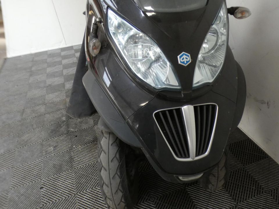 PIAGGIO MP3 300 LT 4