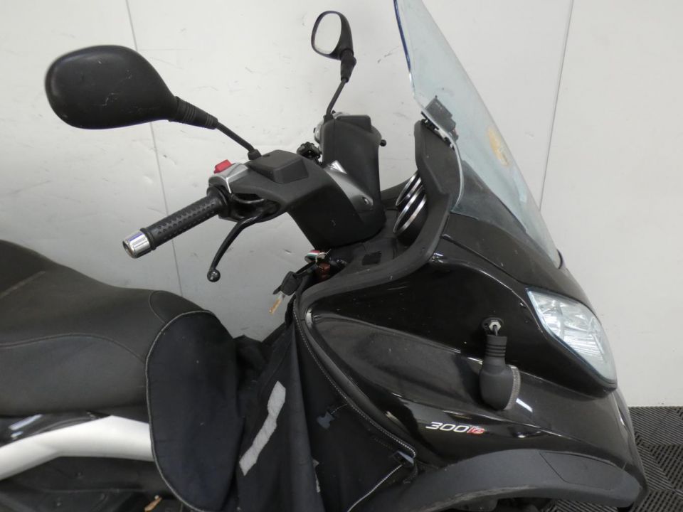 PIAGGIO MP3 300 LT 4