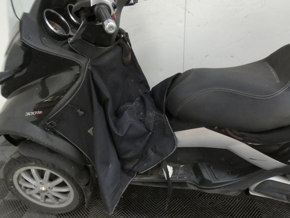 PIAGGIO MP3 300 LT 4