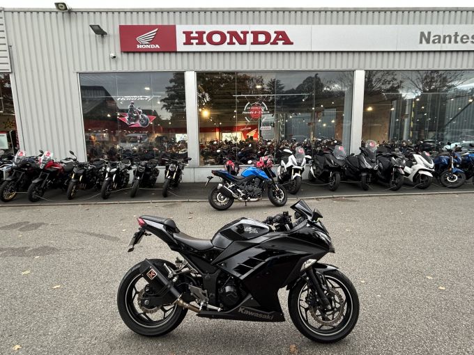 KAWASAKI NINJA 300 4