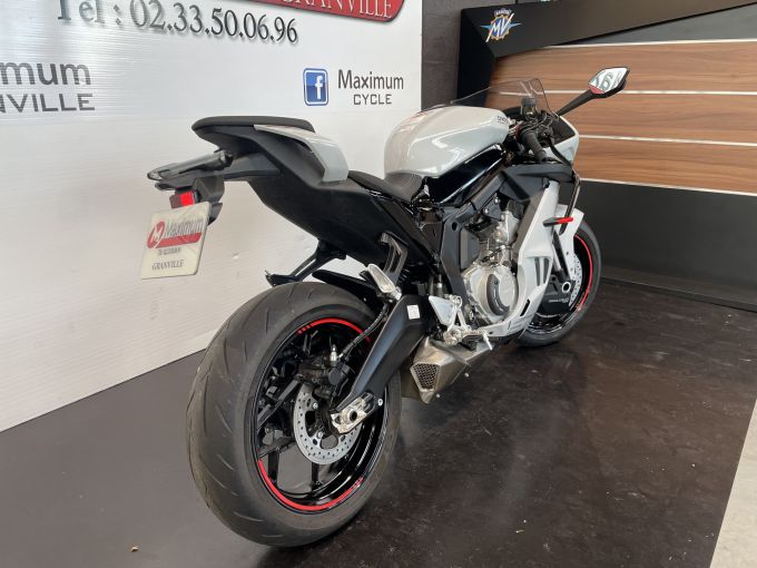 CF MOTO 675 SR-R 4
