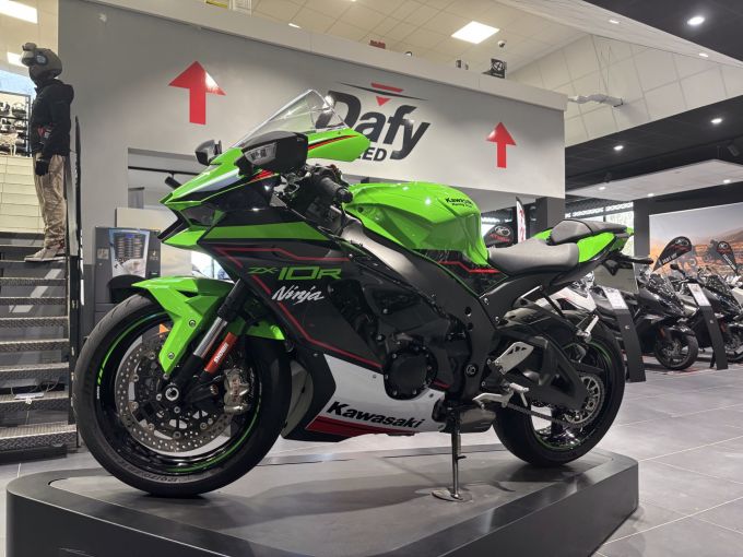 KAWASAKI ZX-10R 4