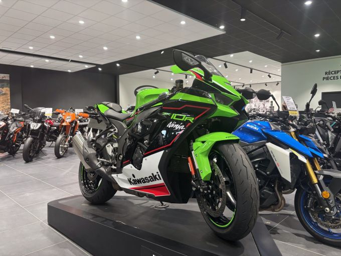 KAWASAKI ZX-10R 4