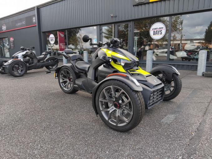 CAN-AM RYKER 900 4
