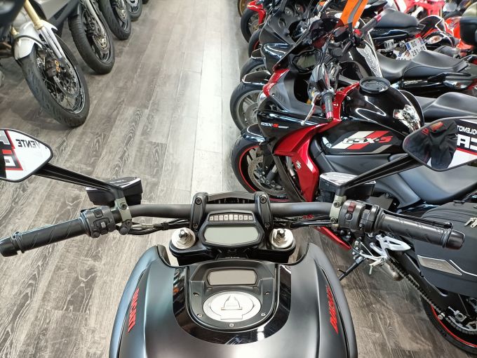DUCATI DIAVEL DARK 4