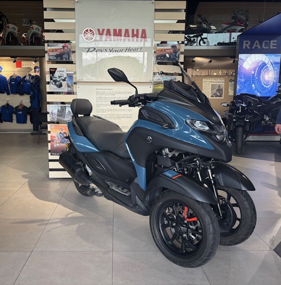 YAMAHA TRICITY 300 FAIBLE KILOMETRAGE 1ERE MAIN GTIE 12 MOIS 111€/MOIS* 4