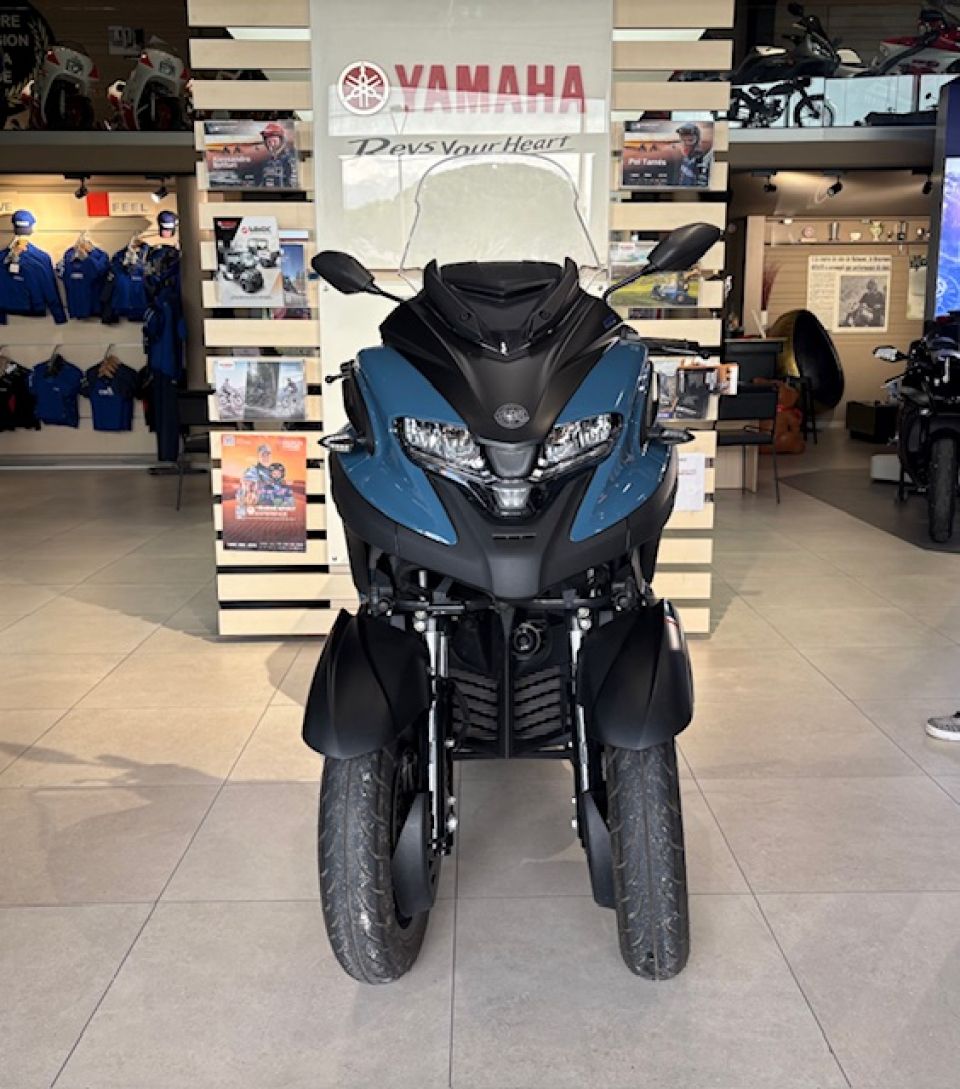 YAMAHA TRICITY 300 FAIBLE KILOMETRAGE 1ERE MAIN GTIE 12 MOIS 111€/MOIS* 4