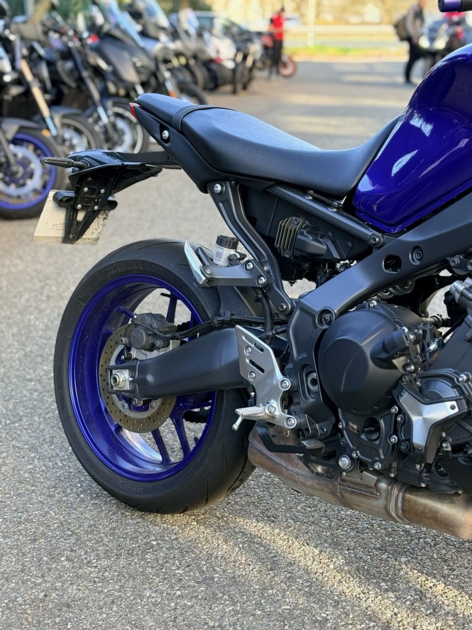 YAMAHA MT-09 4