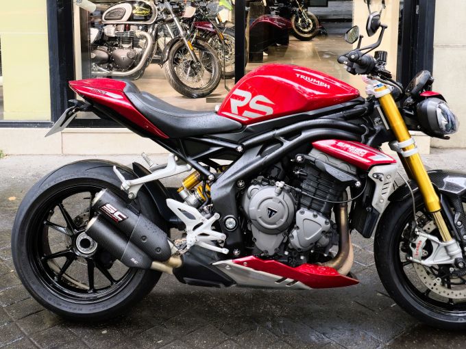 TRIUMPH SPEED TRIPLE 1200 RS 4
