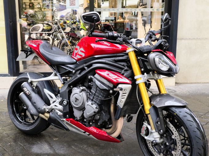 TRIUMPH SPEED TRIPLE 1200 RS 4