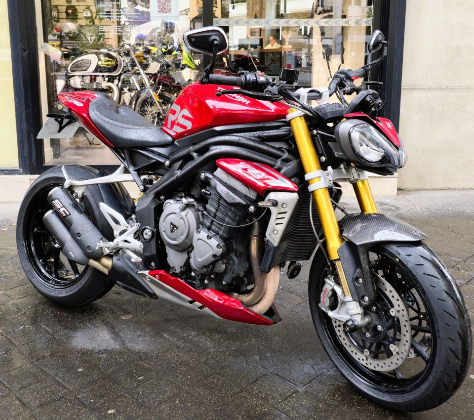 TRIUMPH SPEED TRIPLE 1200 RS 4