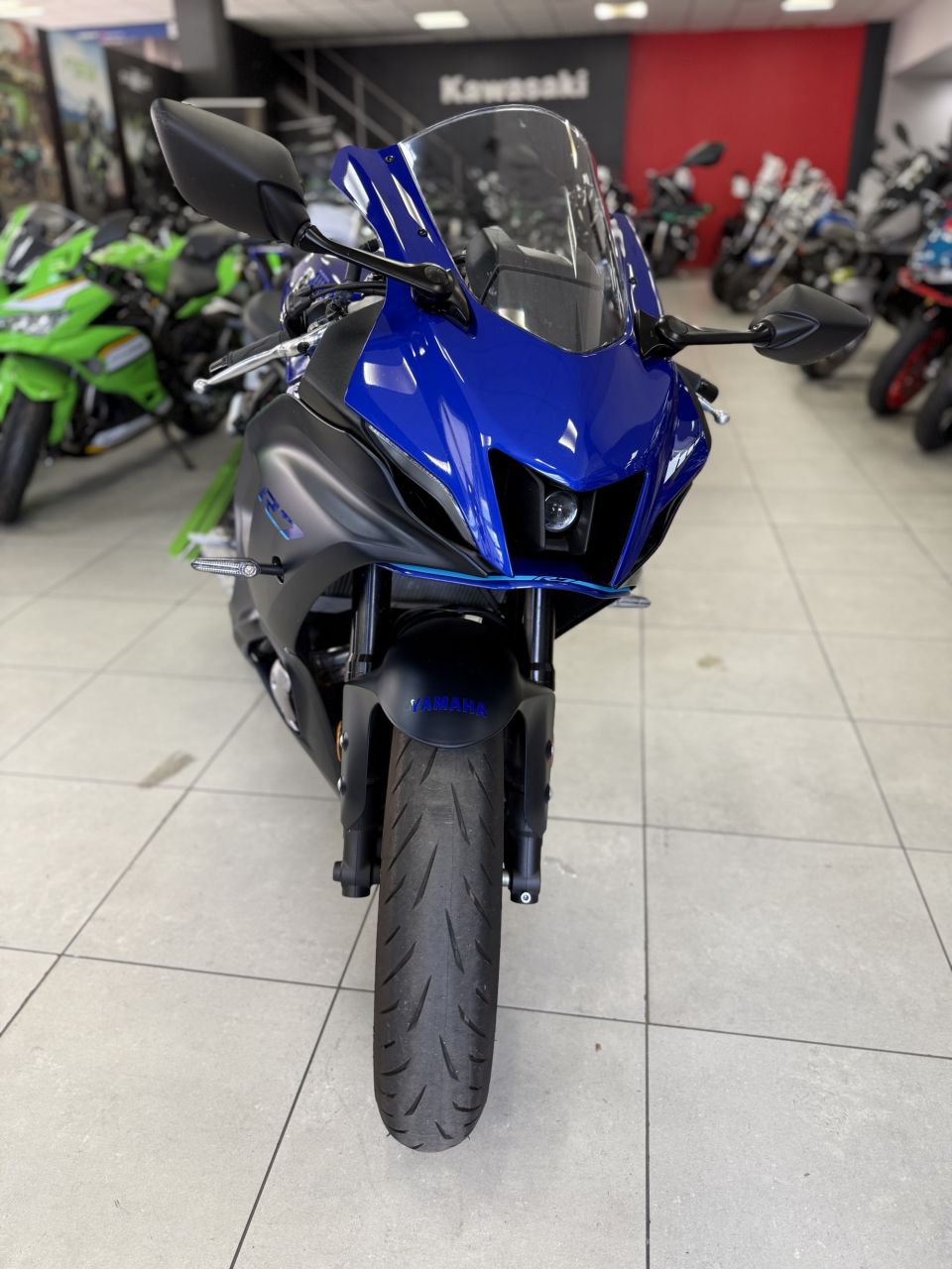 YAMAHA YZF-R7 4
