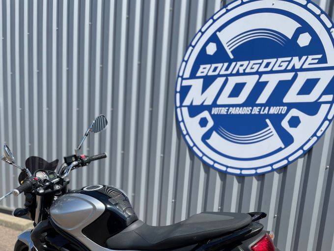 SUZUKI GLADIUS 650 4