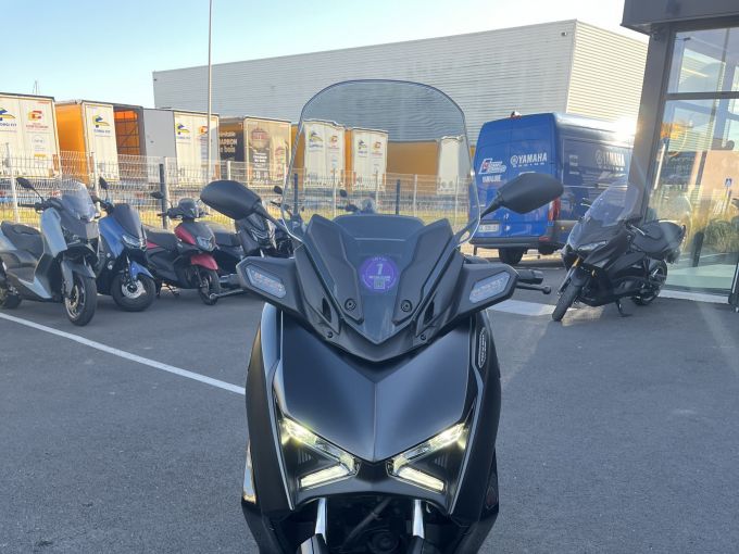 YAMAHA XMAX 125 TECH MAX 4