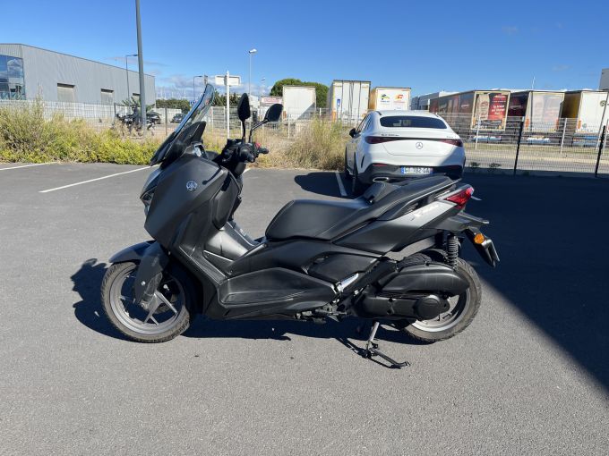 YAMAHA X-MAX 125 4