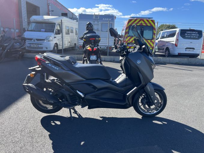 YAMAHA X-MAX 125 4