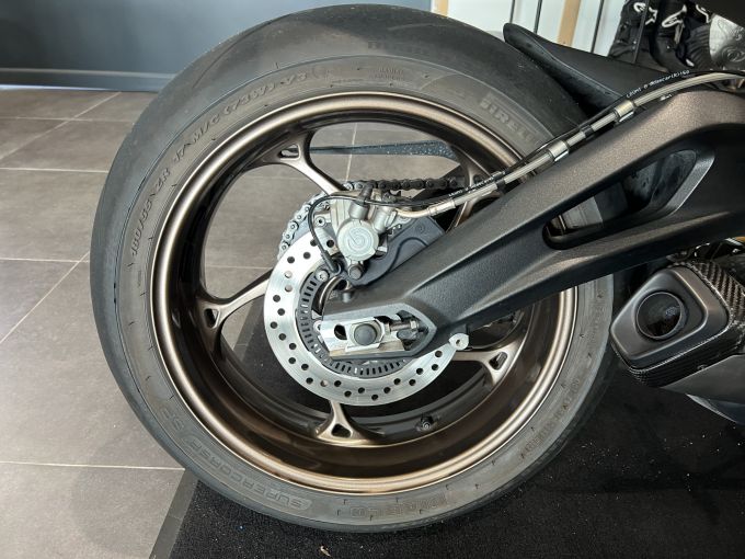 TRIUMPH STREET TRIPLE 765 RS 4