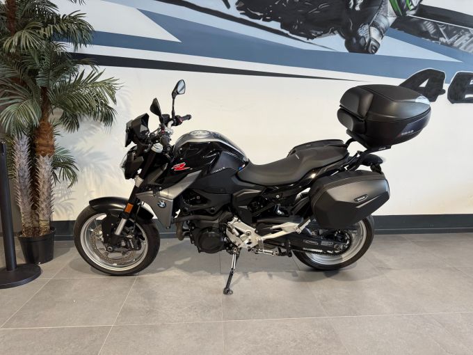 BMW f900 r 4