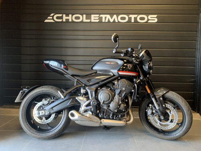 TRIUMPH TRIDENT 660 4