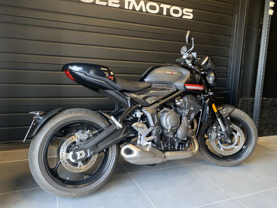 TRIUMPH TRIDENT 660 4