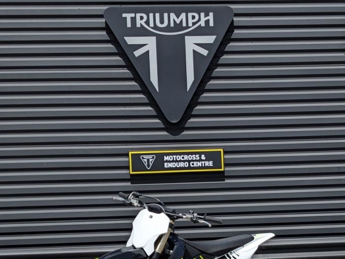 TRIUMPH TF 250-X 4