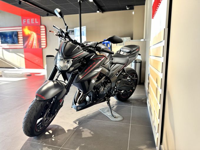SUZUKI GSX-S 750 4