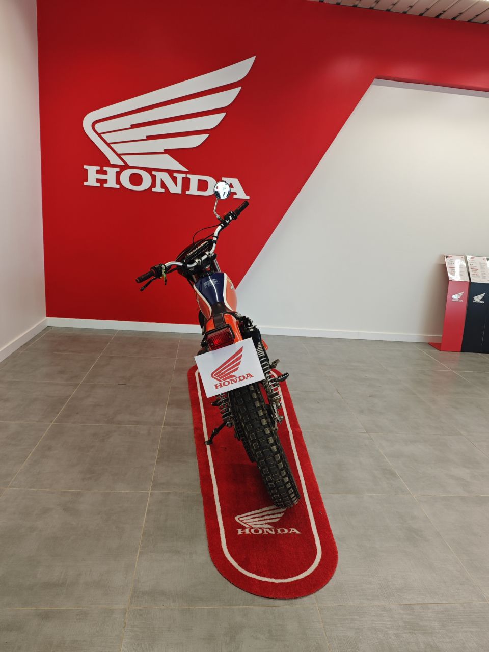 HONDA TLR 4