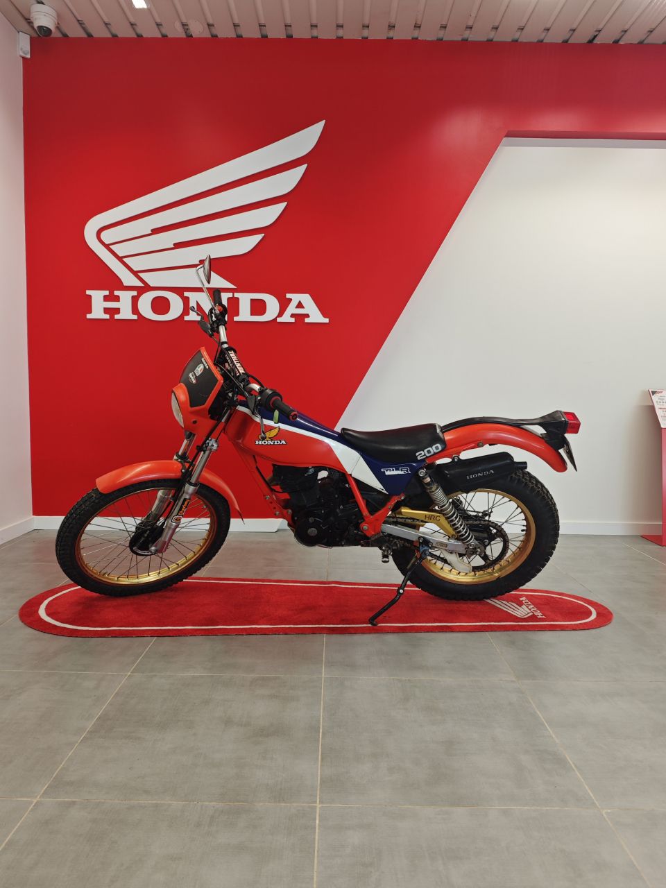 HONDA TLR 4