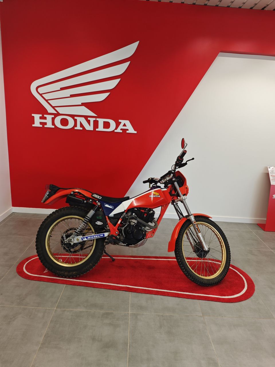 HONDA TLR 4