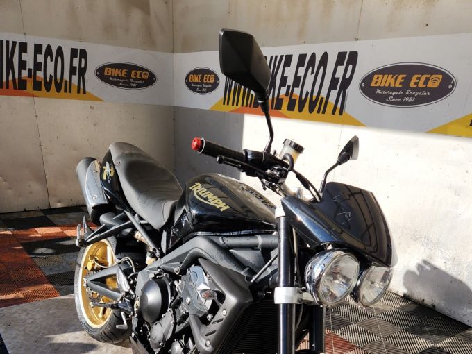 TRIUMPH STREET TRIPLE 675 R 4