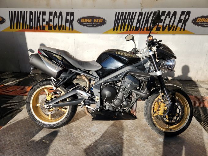 TRIUMPH STREET TRIPLE 675 R 4