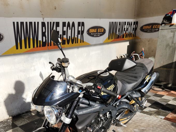 TRIUMPH STREET TRIPLE 675 R 4