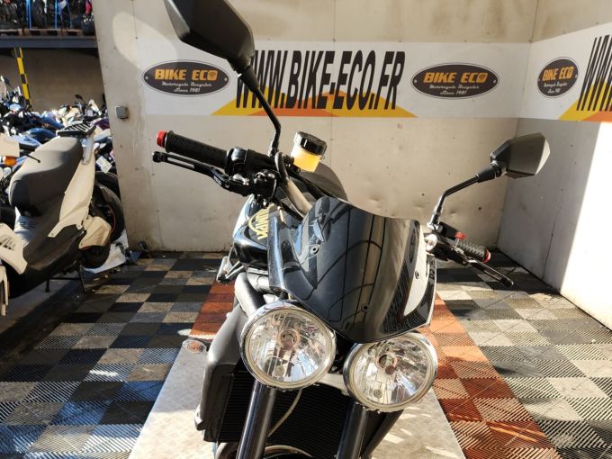 TRIUMPH STREET TRIPLE 675 R 4
