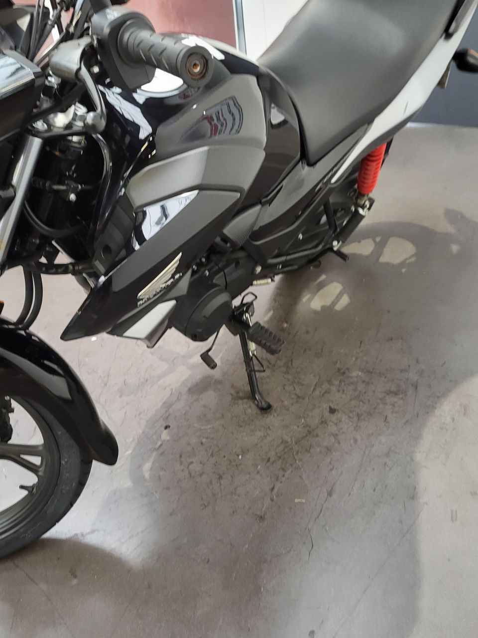 HONDA CBF 125 4