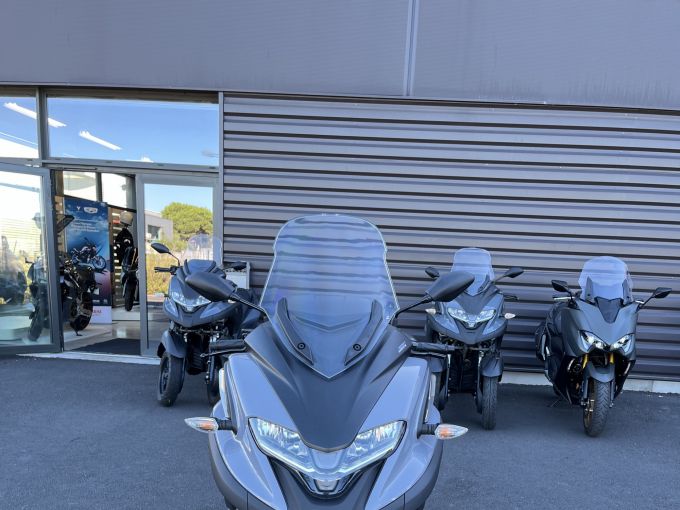 YAMAHA TRICITY 300 4