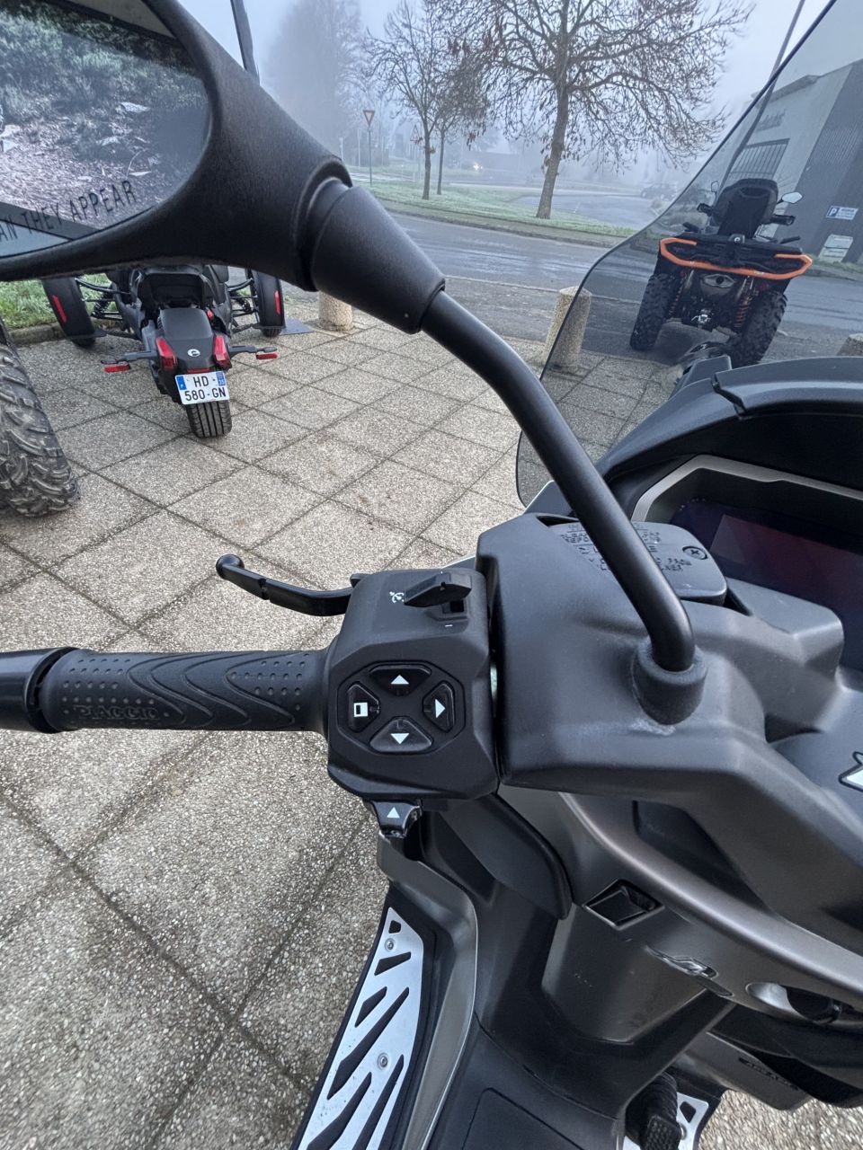 PIAGGIO MP3 530 HPE EXCLUSIVE 4