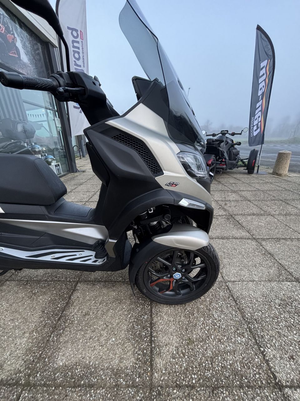 PIAGGIO MP3 530 HPE EXCLUSIVE 4