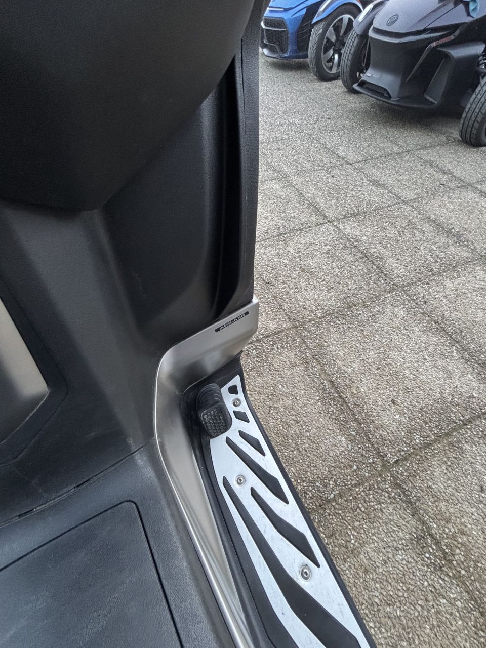 PIAGGIO MP3 530 HPE EXCLUSIVE 4