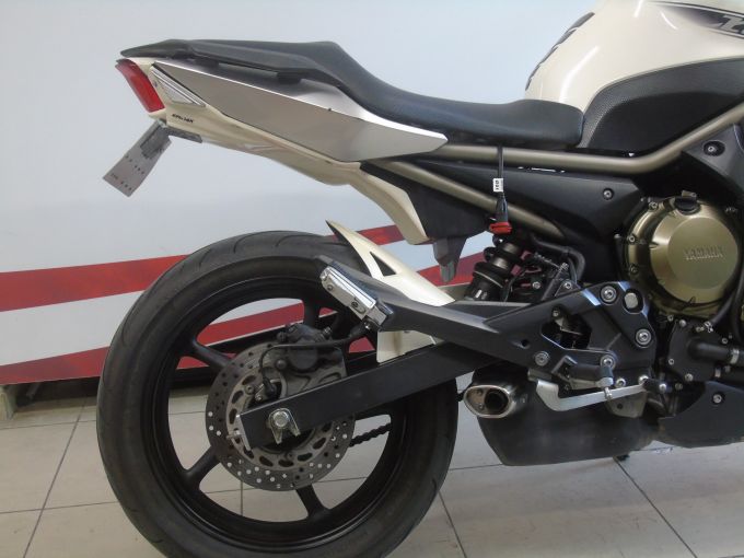 YAMAHA XJ6 600 ABS 4