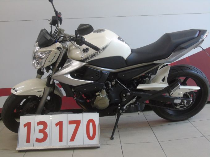YAMAHA XJ6 600 ABS 4
