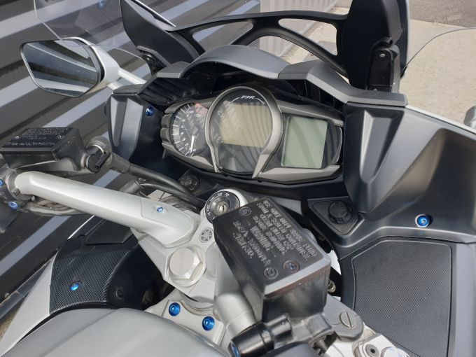 YAMAHA FJR 1300 AE 4