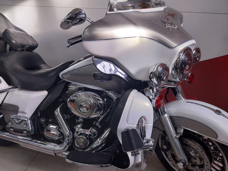 HARLEY-DAVIDSON ELECTRA GLIDE ULTRA CLASSIC 1584 4