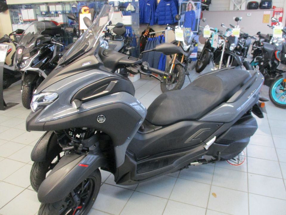 YAMAHA TRICITY 300 4