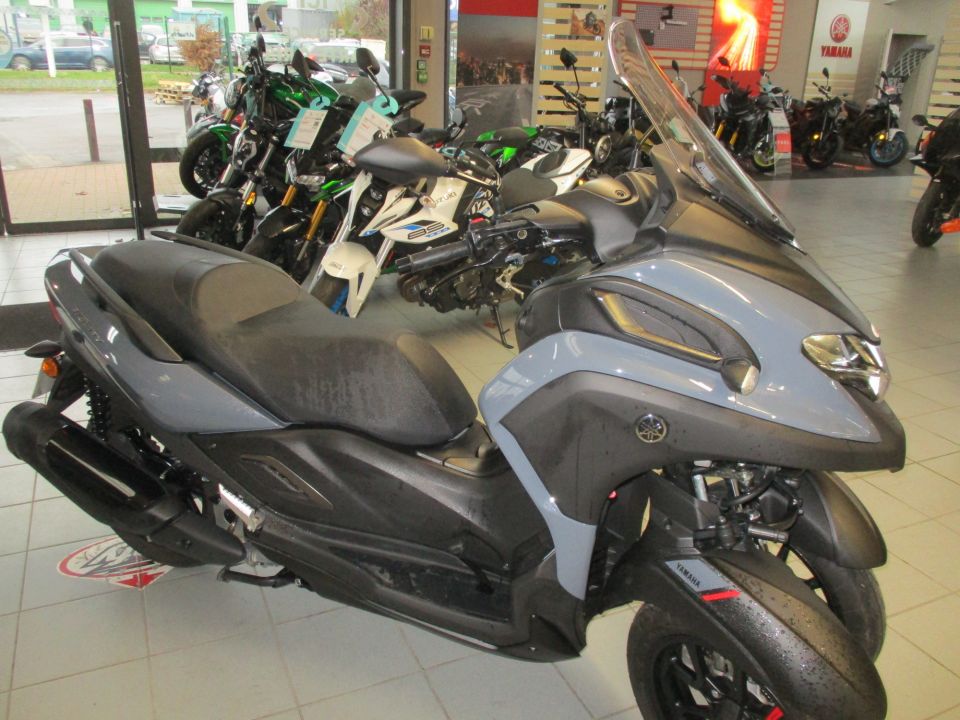 YAMAHA TRICITY 300 4