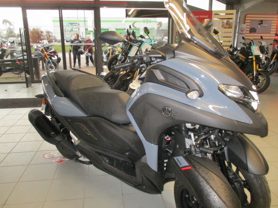 YAMAHA TRICITY 300 4