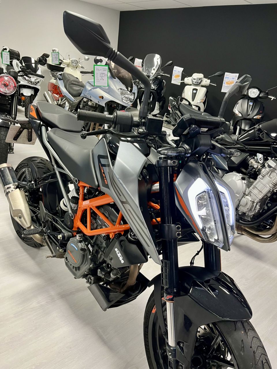 KTM 125 DUKE ABS 4