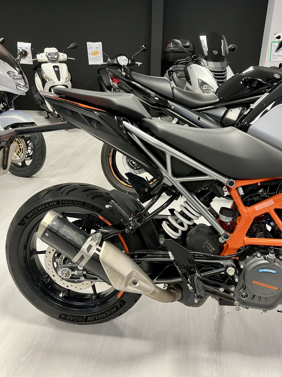 KTM 125 DUKE ABS 4