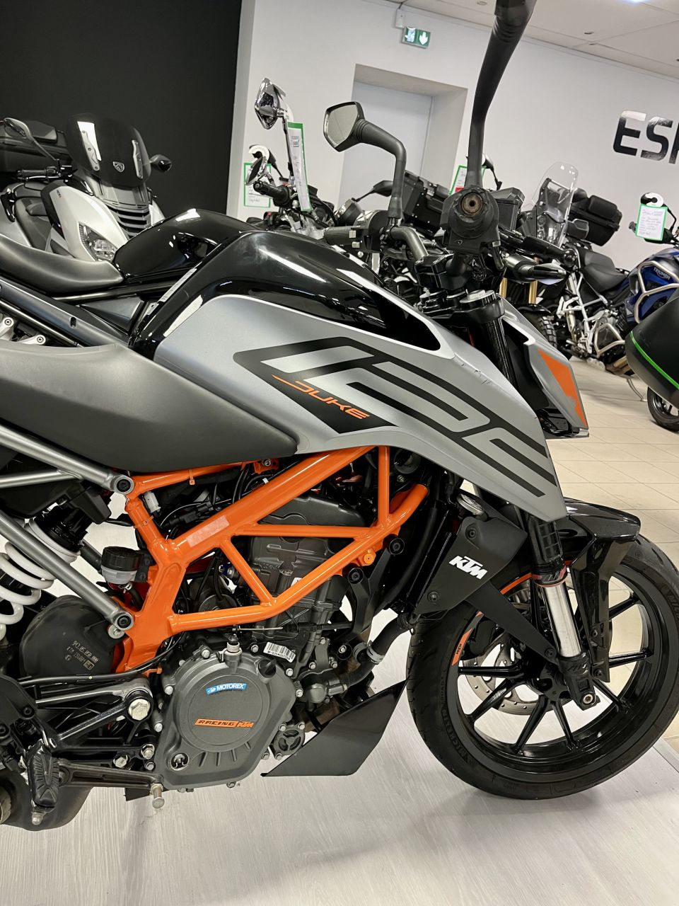 KTM 125 DUKE ABS 4