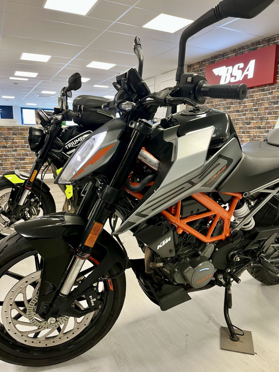 KTM 125 DUKE ABS 4